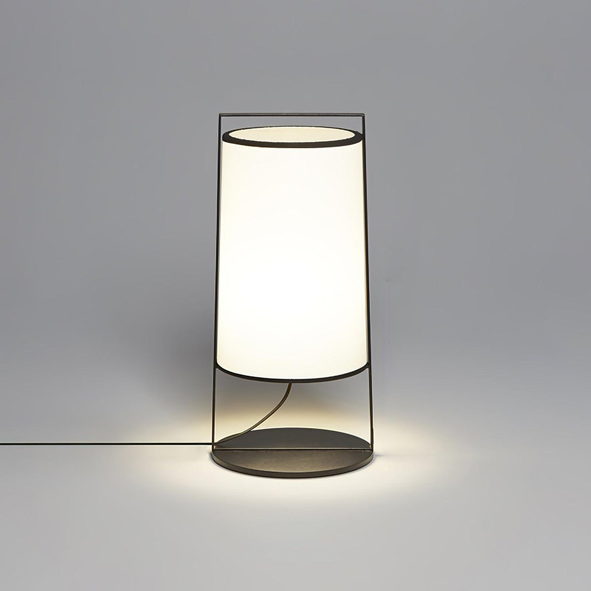 Eslinn nowoczesna lampa stojąca
