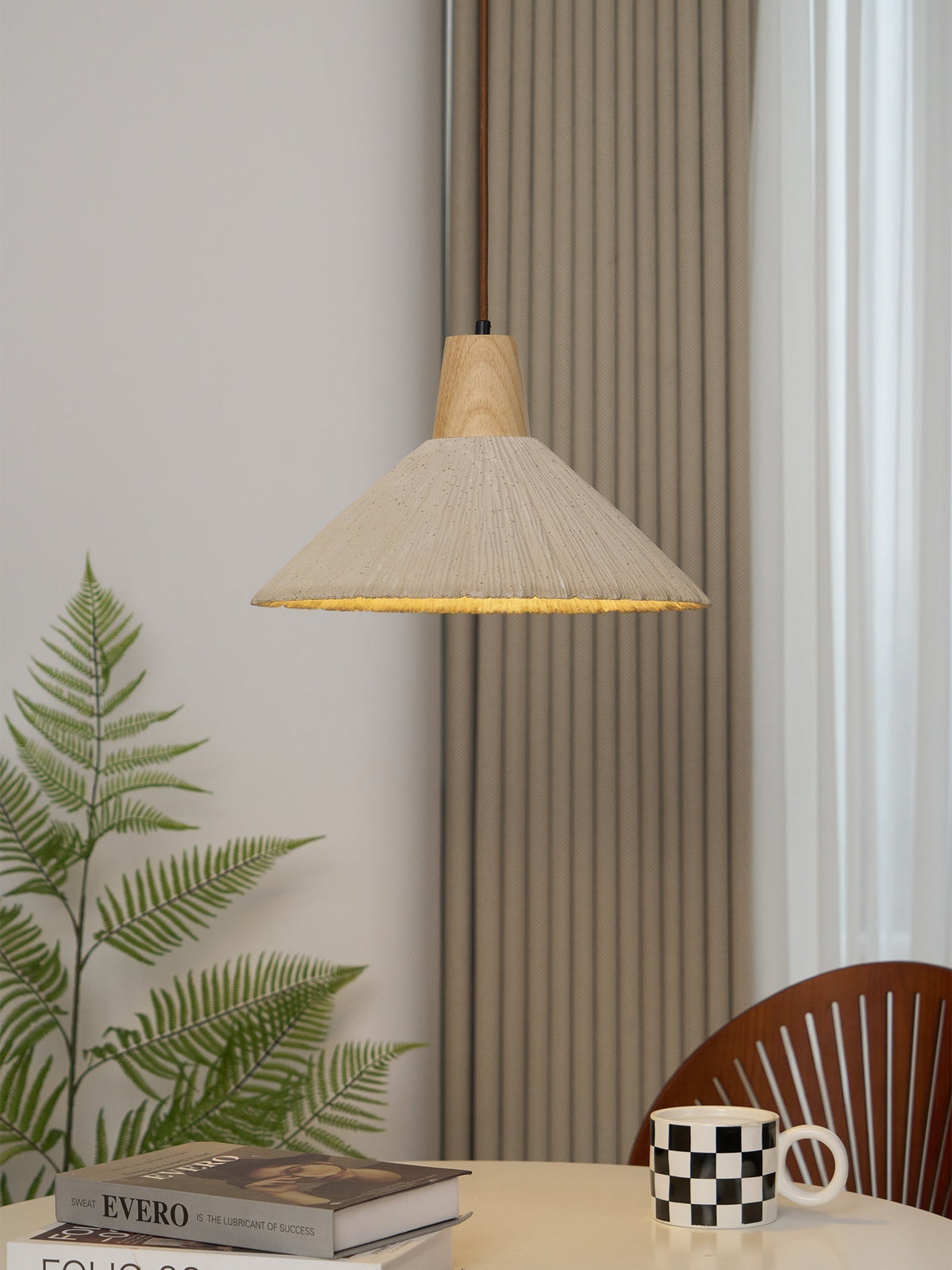 Lampa wisząca z drewnianym wierzchem i teksturowanym cieniutkim cementowym, szary, naturalny Japandi