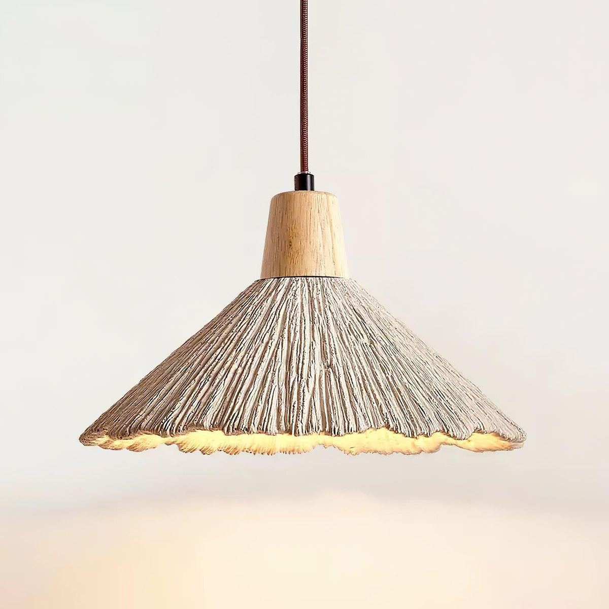 Lampa wisząca z drewnianym wierzchem i teksturowanym cieniutkim cementowym, szary, naturalny Japandi