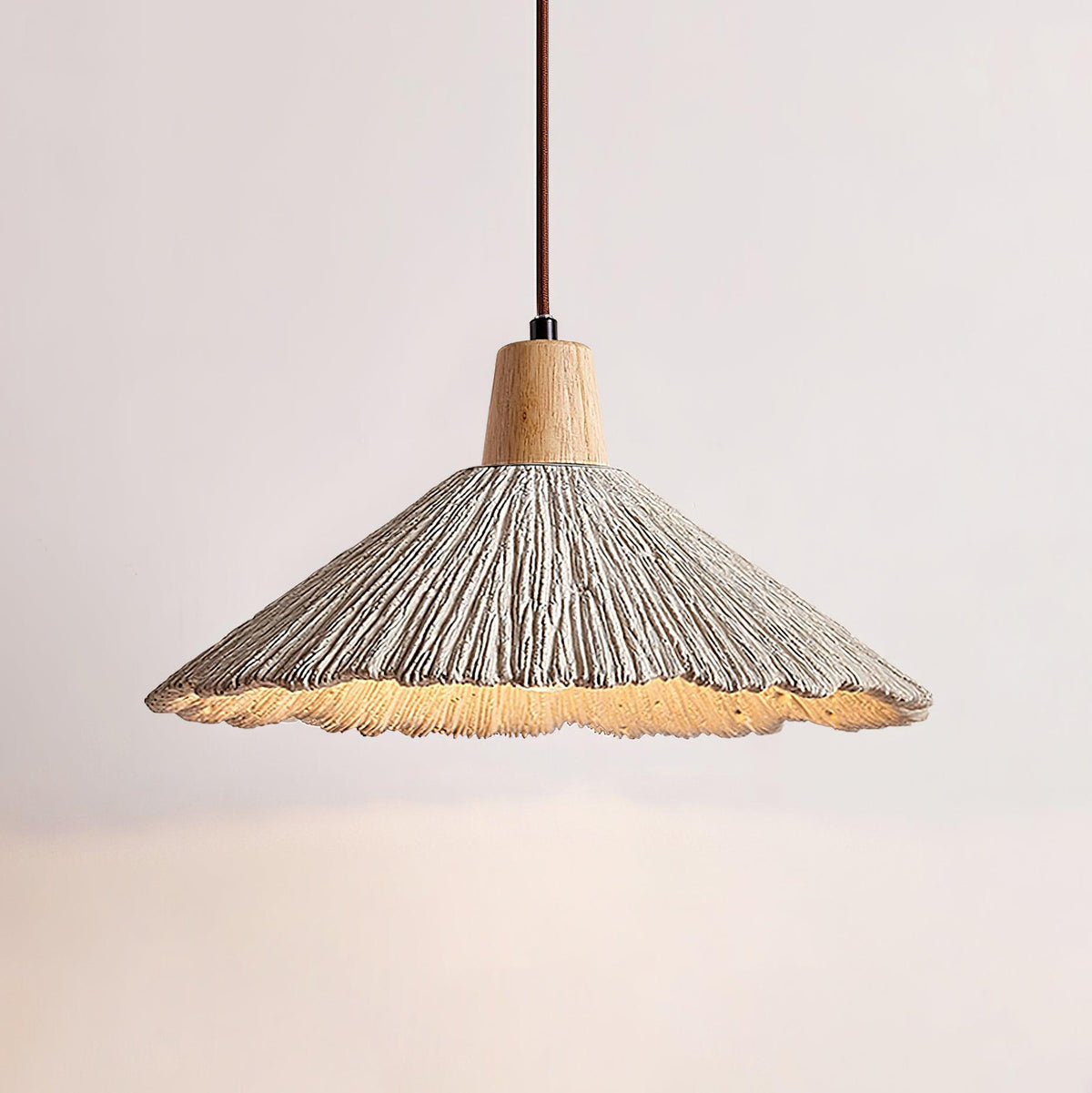 Lampa wisząca z drewnianym wierzchem i teksturowanym cieniutkim cementowym, szary, naturalny Japandi