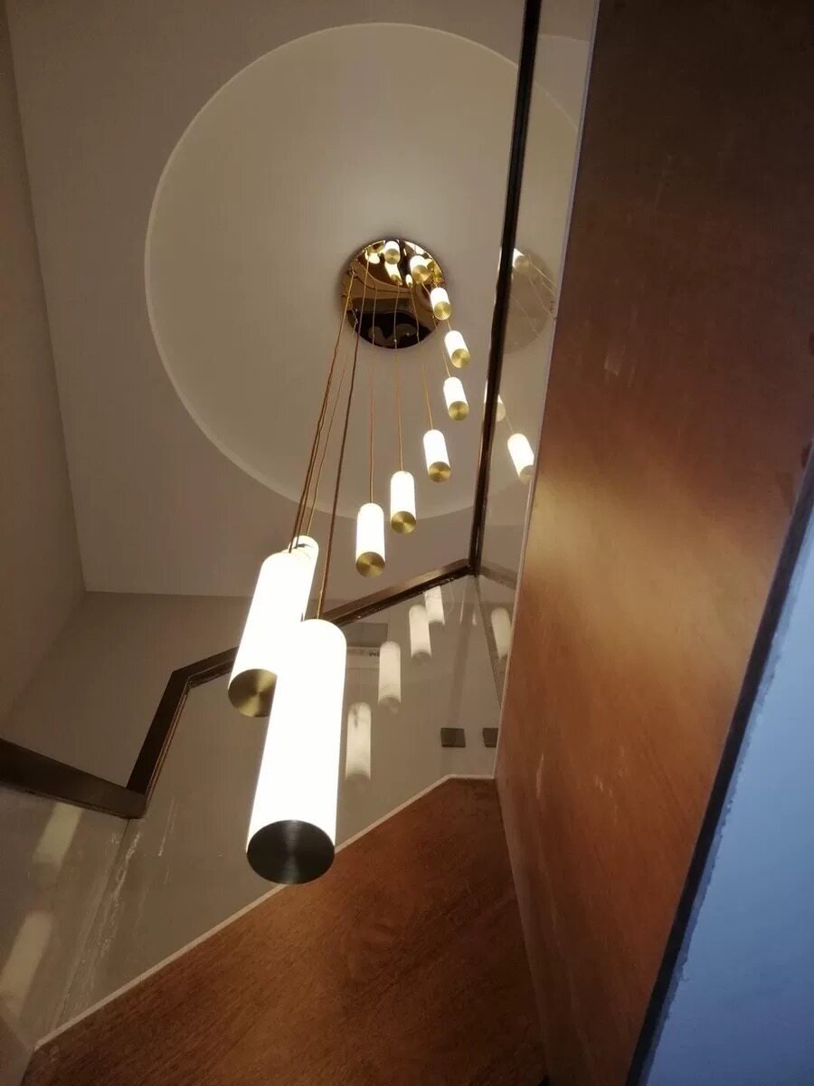 Aveneira żyrandol kolumnowy z alabastrem