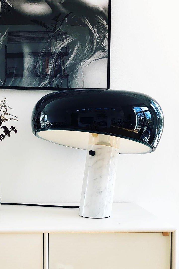 Lampa stołowa Nucleus z marmuru