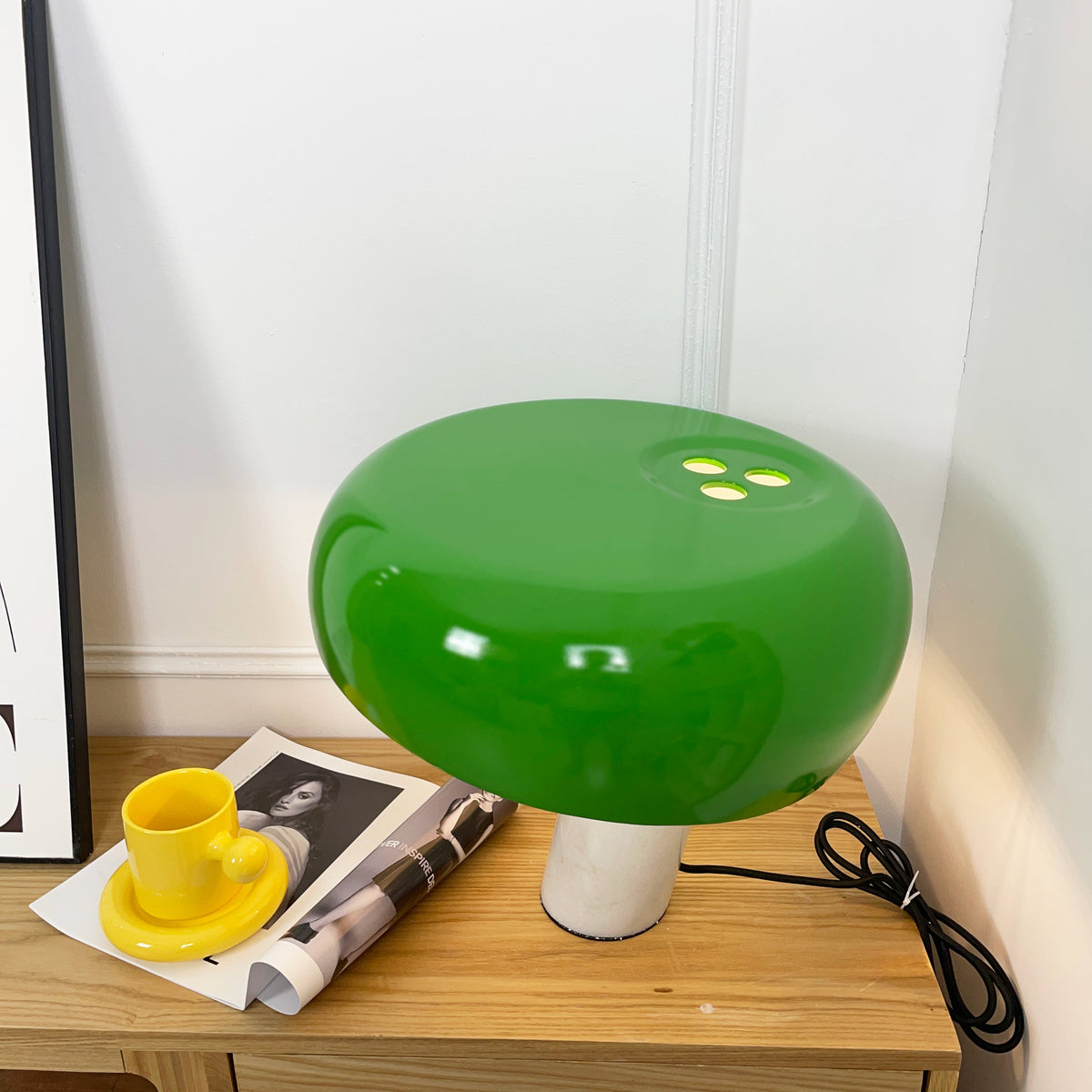 Lampa stołowa Nucleus z marmuru