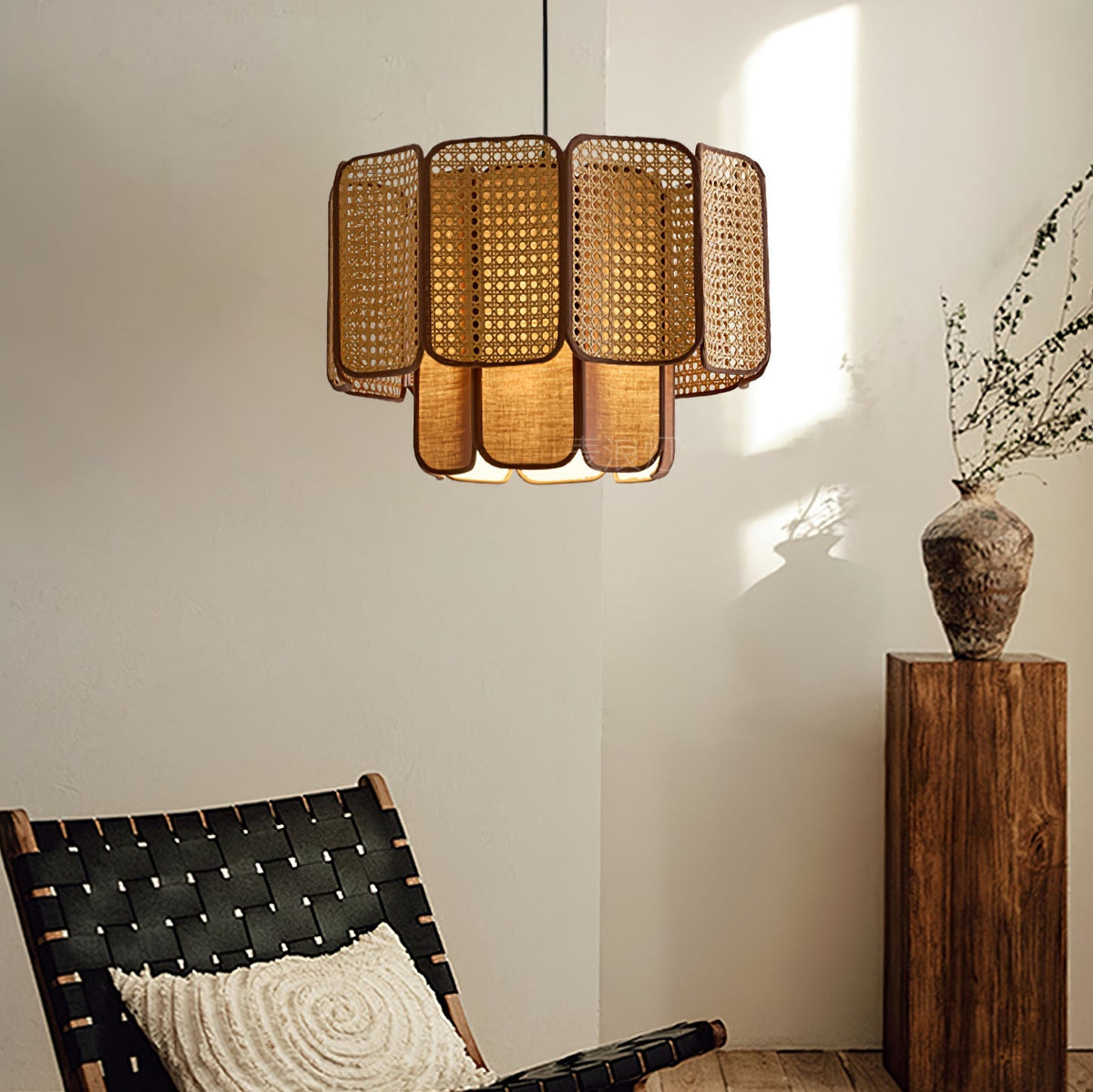 Soltera wisząca lampa ze splecionego rattanu