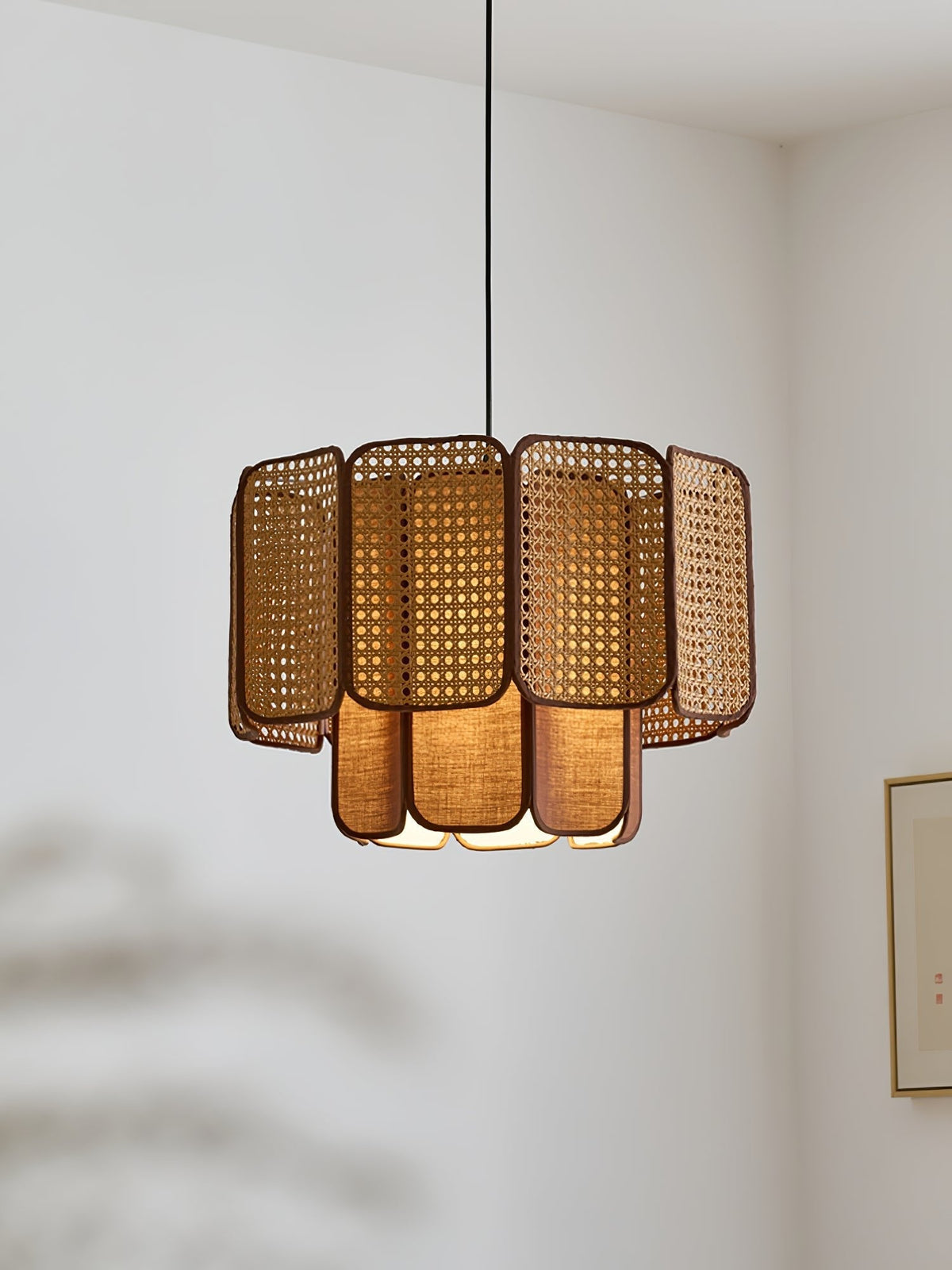 Soltera wisząca lampa ze splecionego rattanu