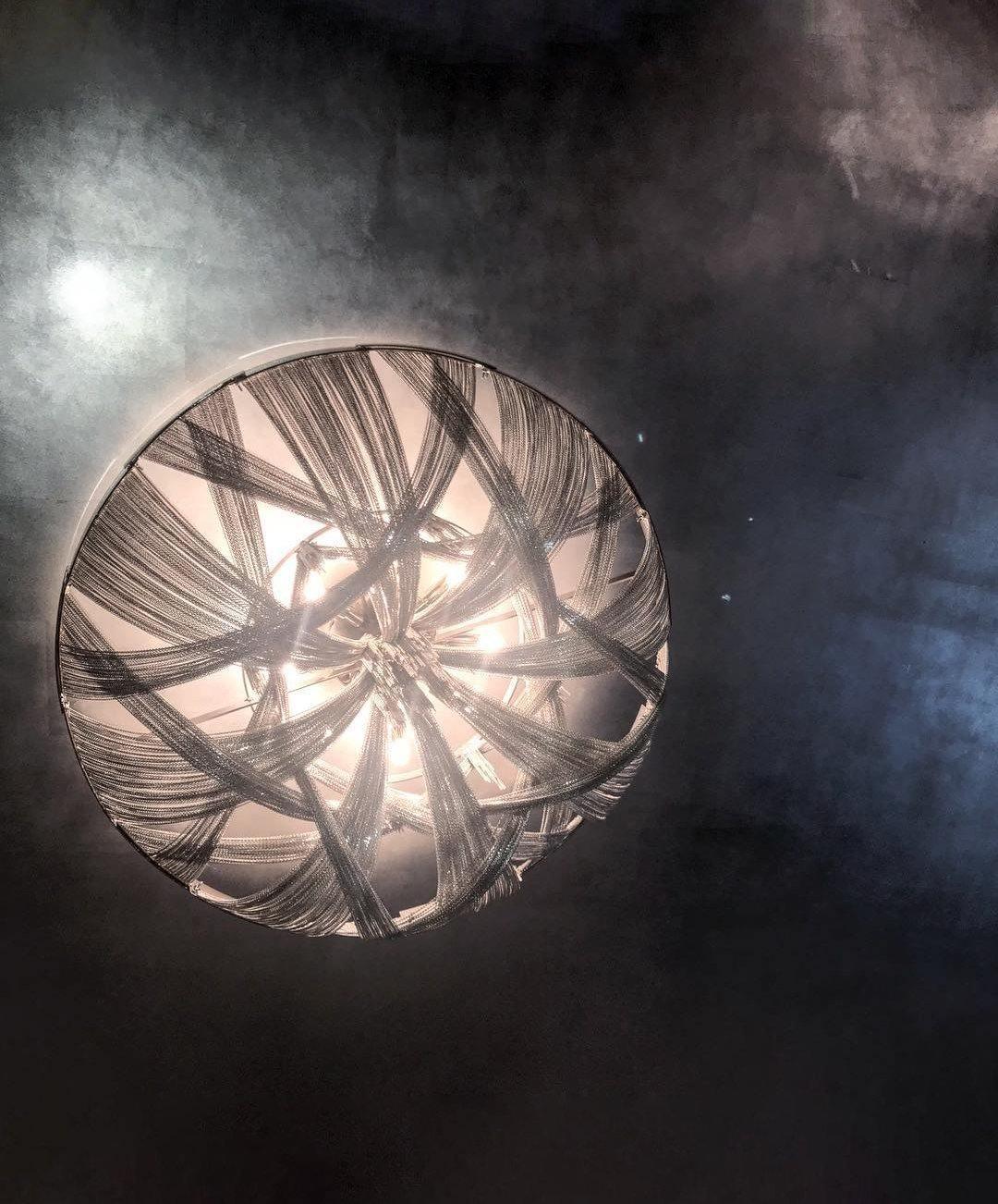 Talj lampa sufitowa z kordem aluminiowym ramą posrebrzaną