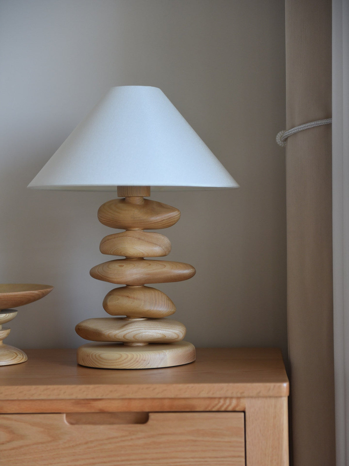Stacked Pebble drewno lampa stołowa
