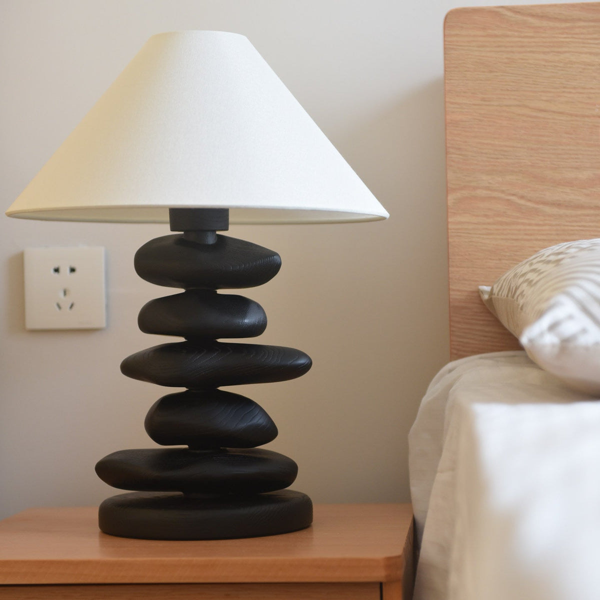 Stacked Pebble drewno lampa stołowa