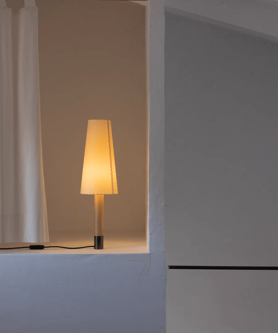 Bravique Stitched lampa stołowa