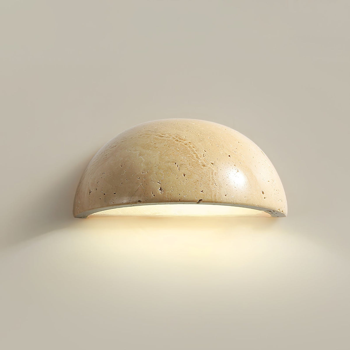 Vethayra półkulisty kinkiet ze szkła travertynowego