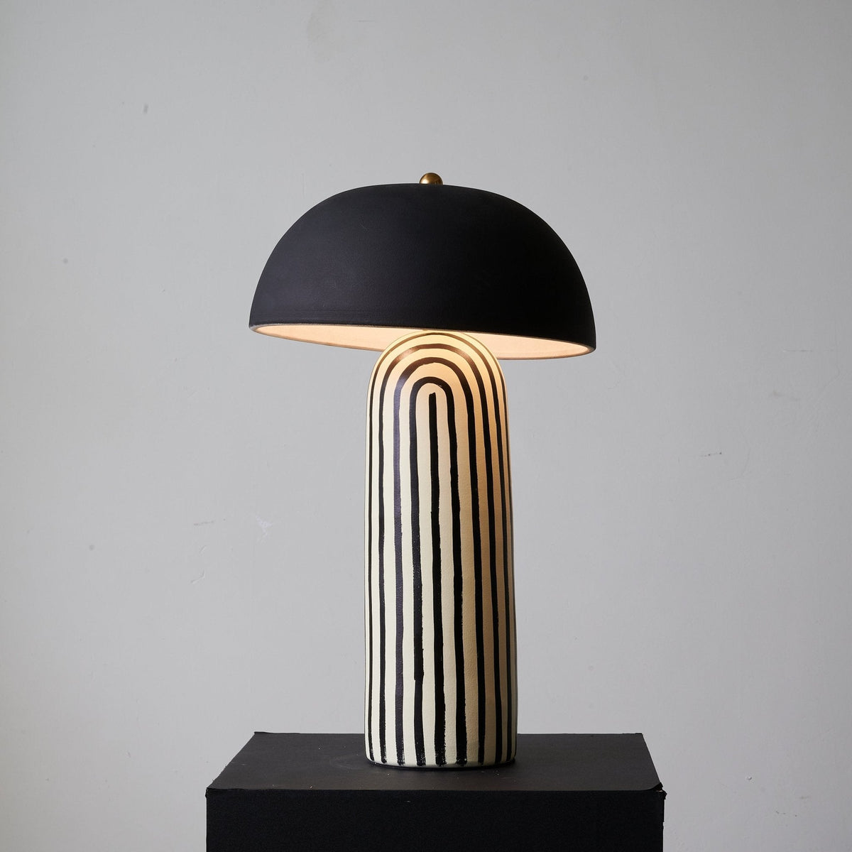 Moxyn minimalistyczna lampa stołowa z ceramiki