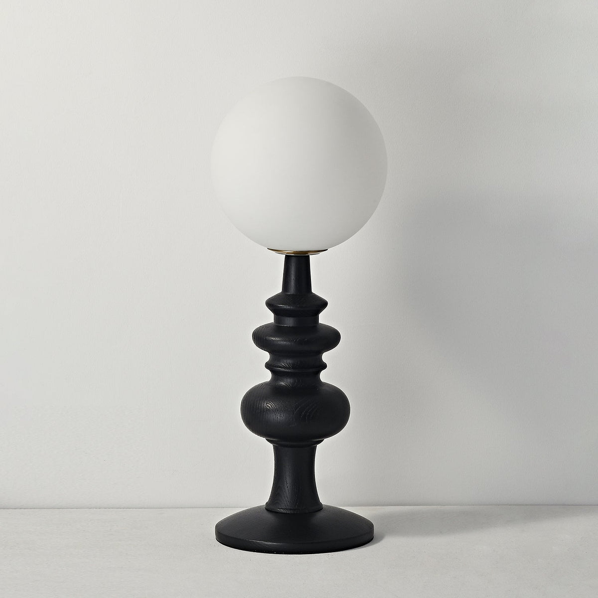 Sveta lampa stołowa