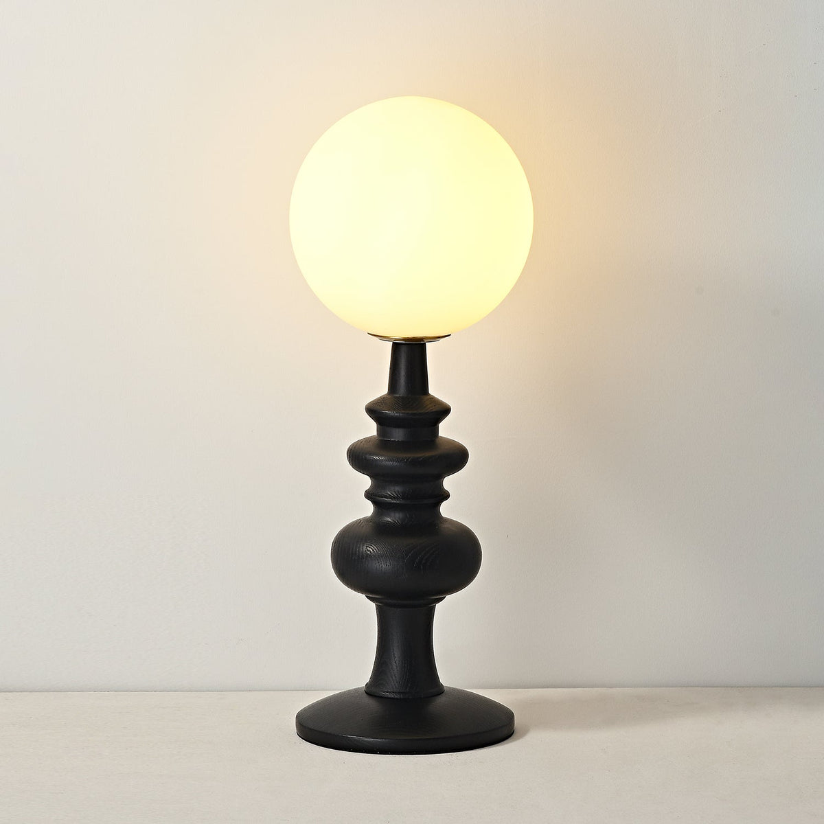 Sveta lampa stołowa