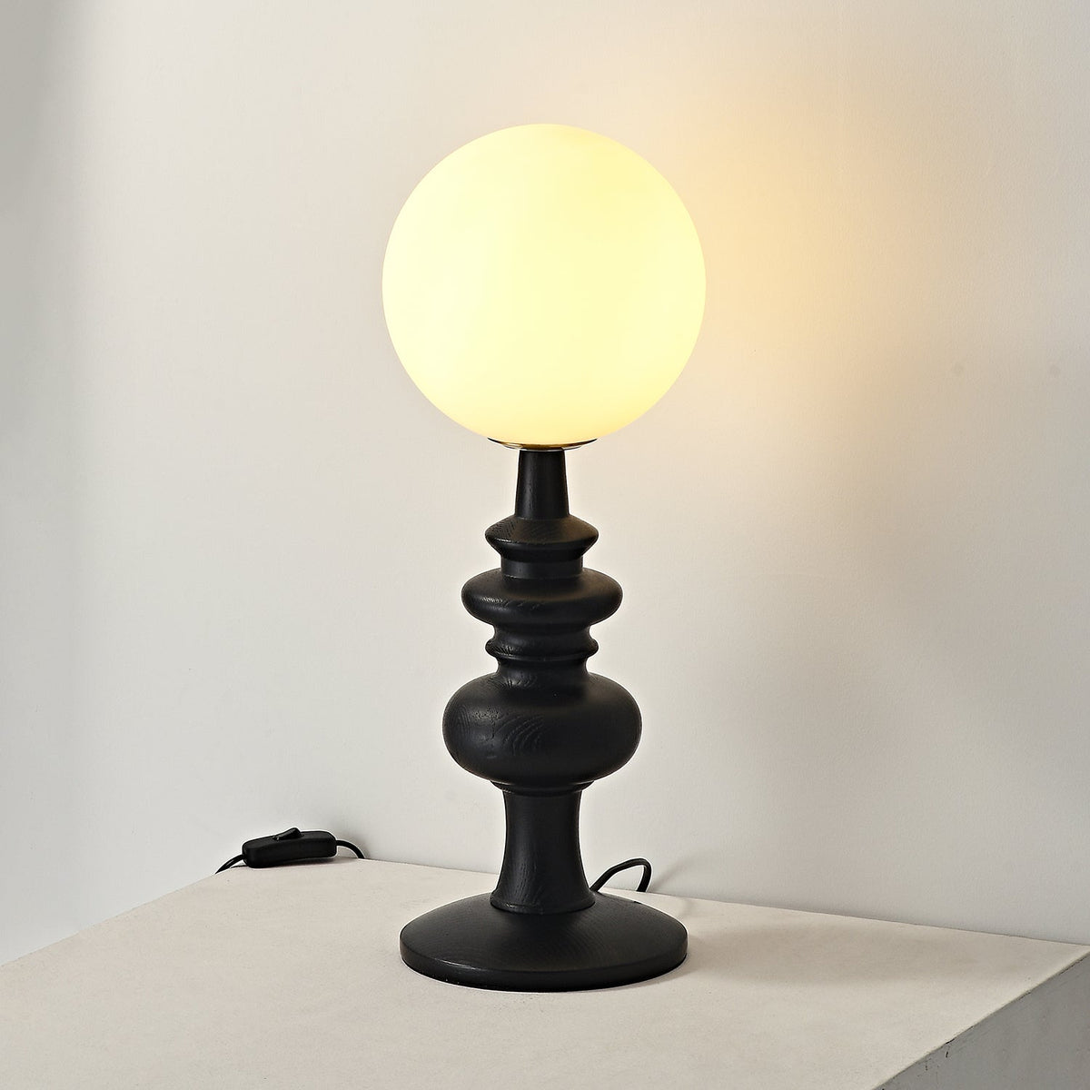 Sveta lampa stołowa