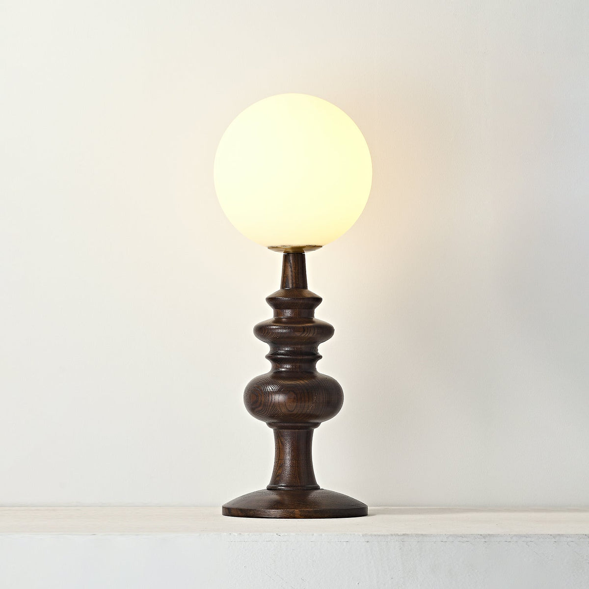 Sveta lampa stołowa