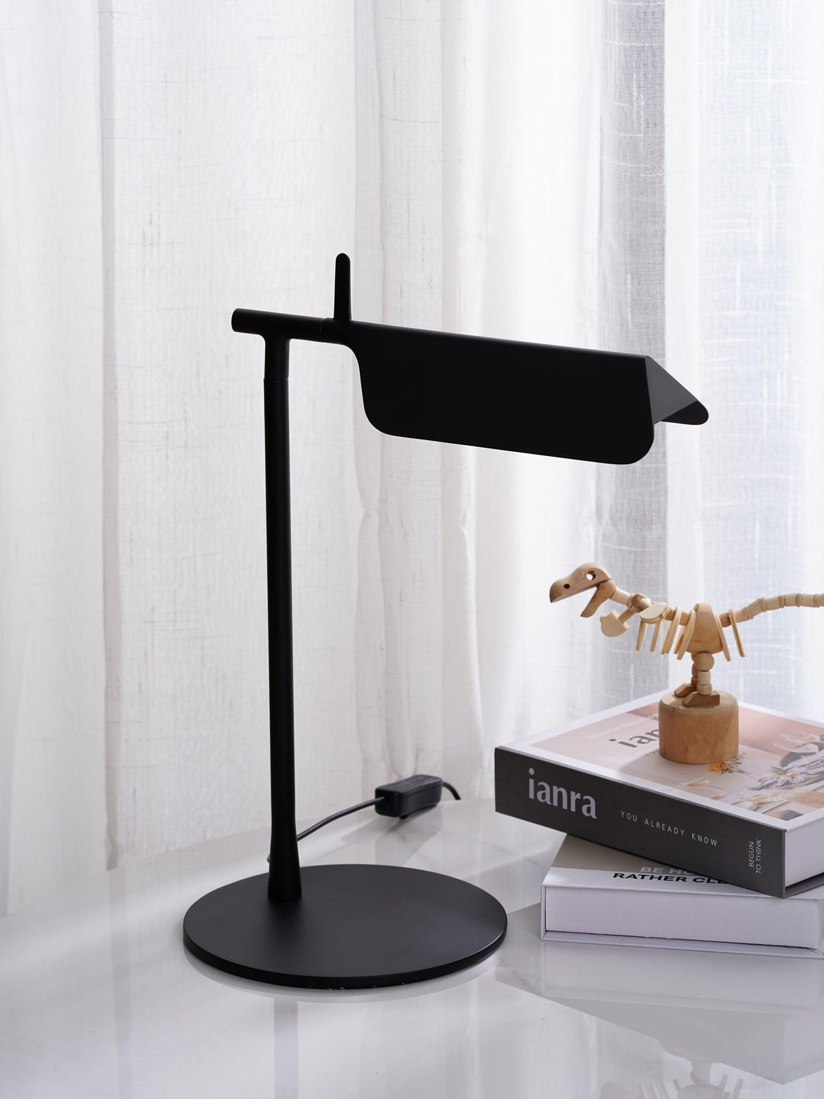 Cilorn minimalistyczna lampa stołowa z akrylu