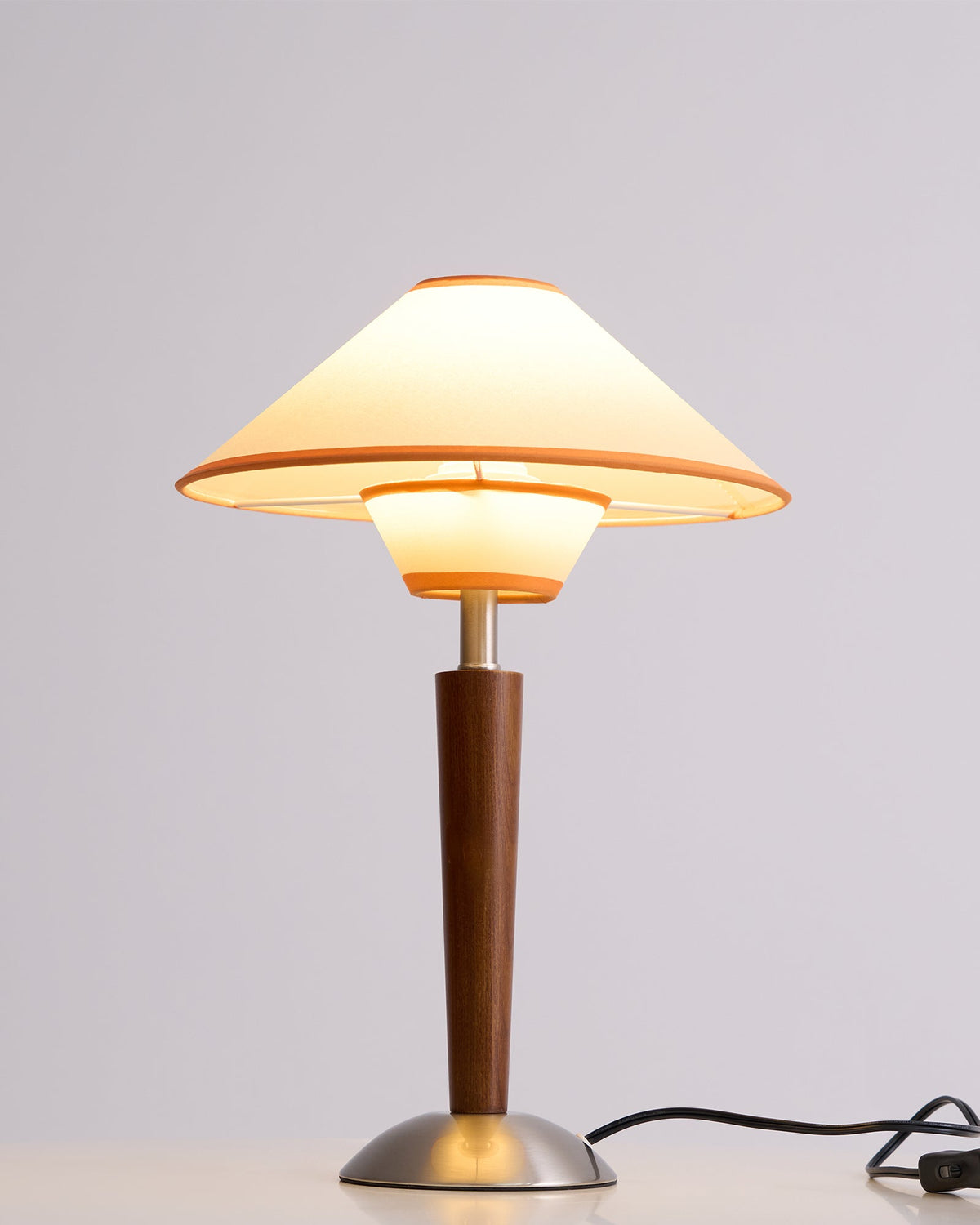 Lampa stołowa Talonwood drewniana