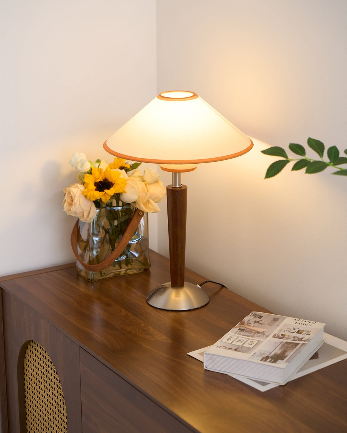 Lampa stołowa Talonwood drewniana