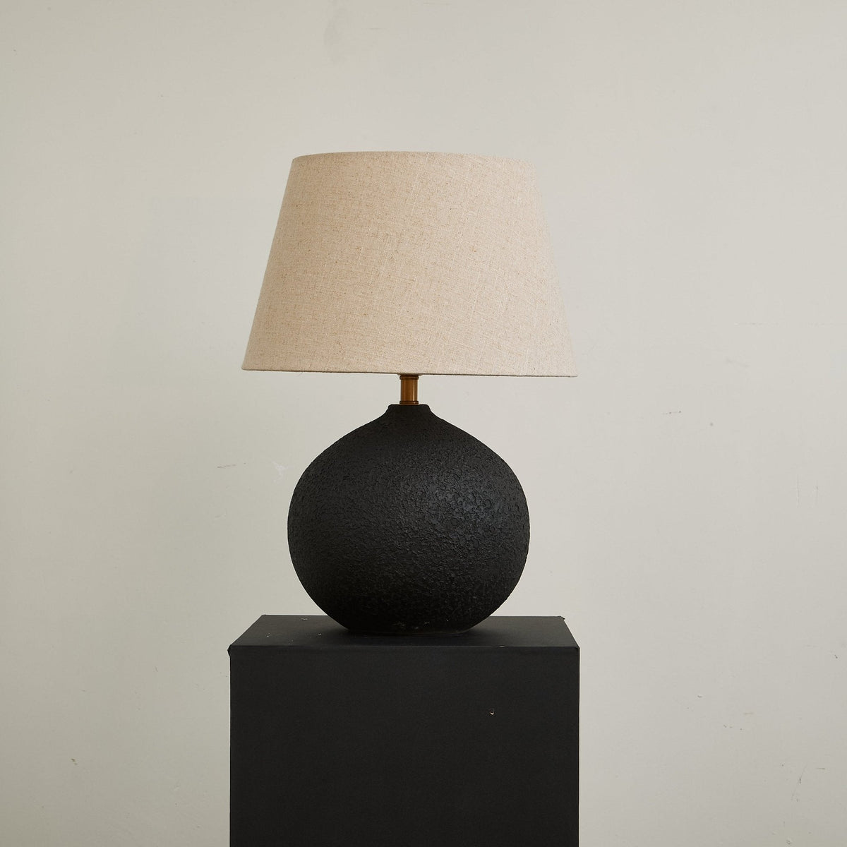 Serena nowoczesna lampa stołowa