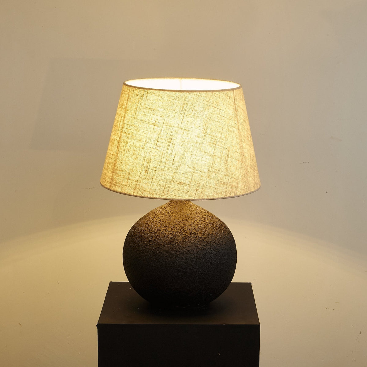 Serena nowoczesna lampa stołowa