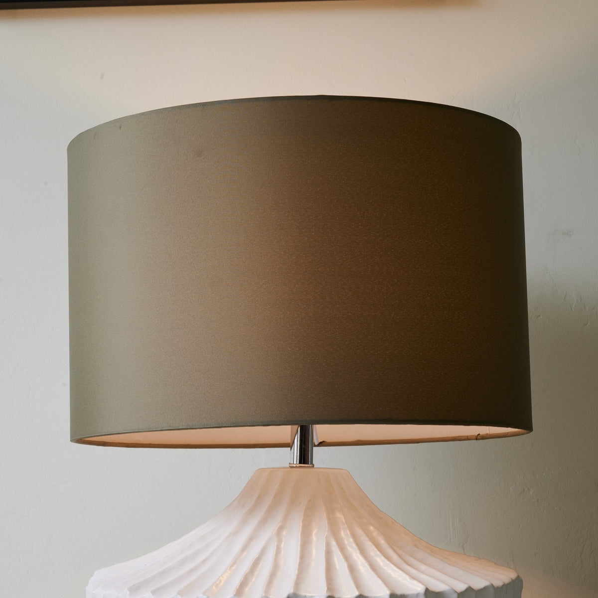 Selinelia minimalistyczna lampa stołowa