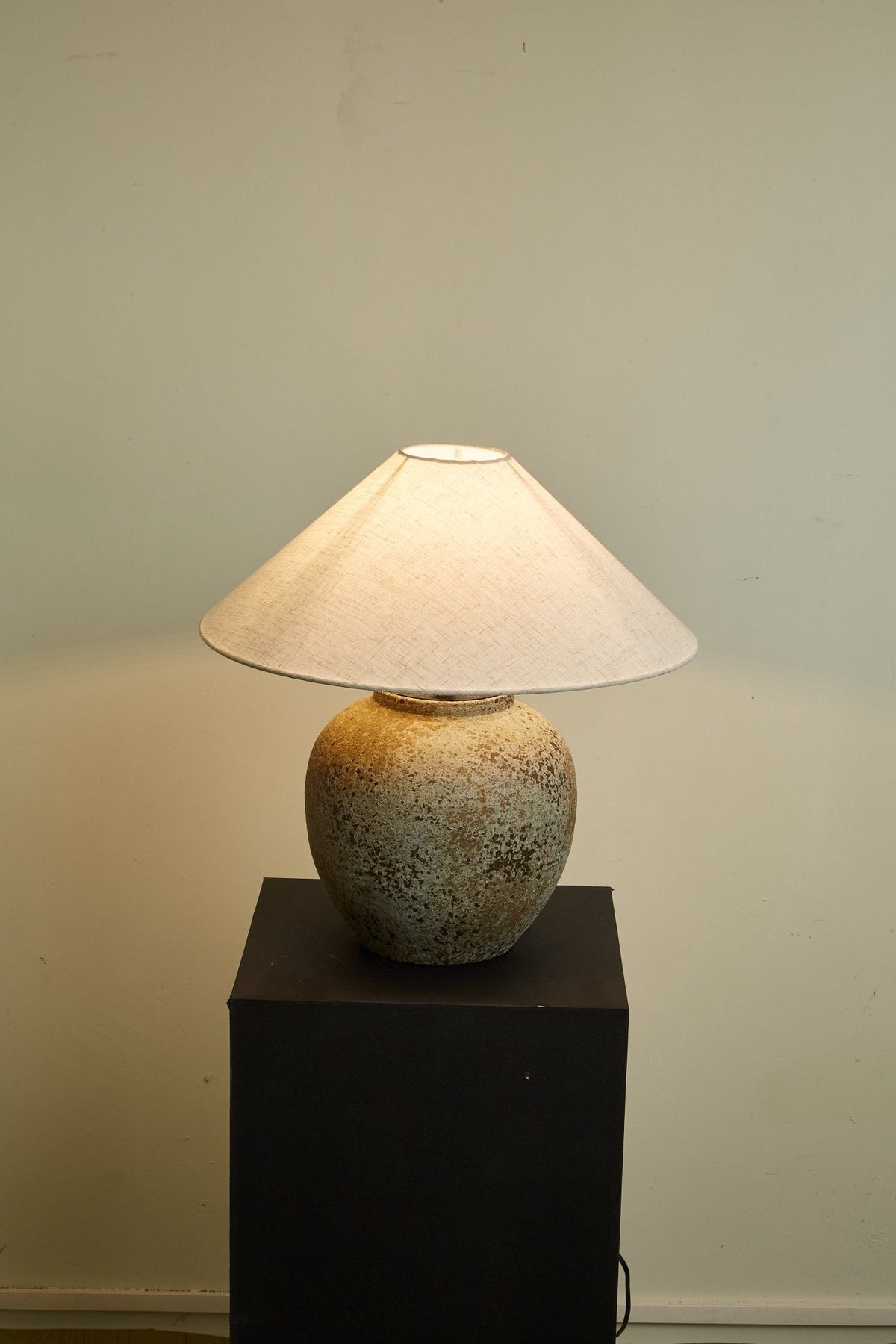 Wells rustykalna lampa stołowa z ceramiki