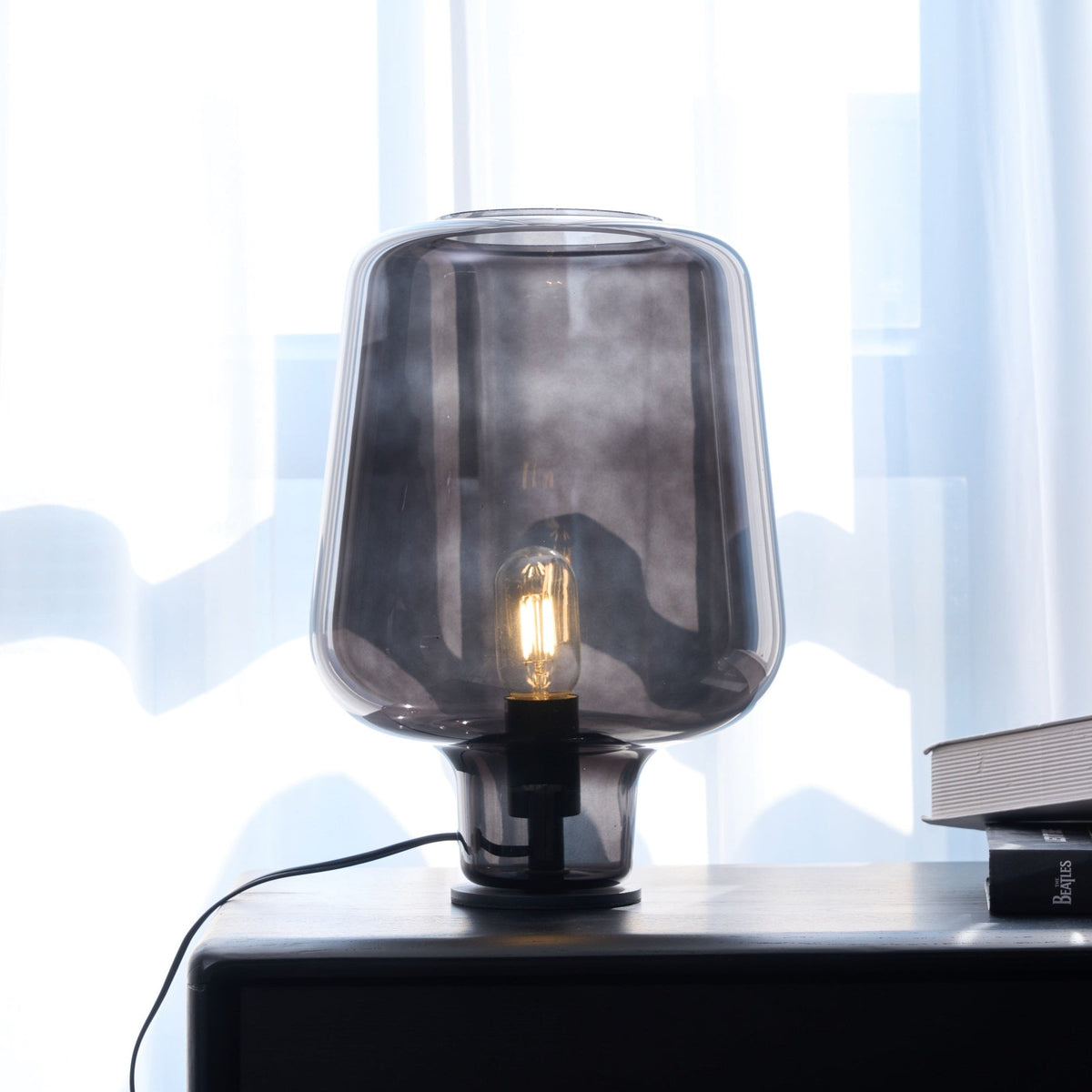 Eanlari nowoczesna lampa stołowa ze szkła