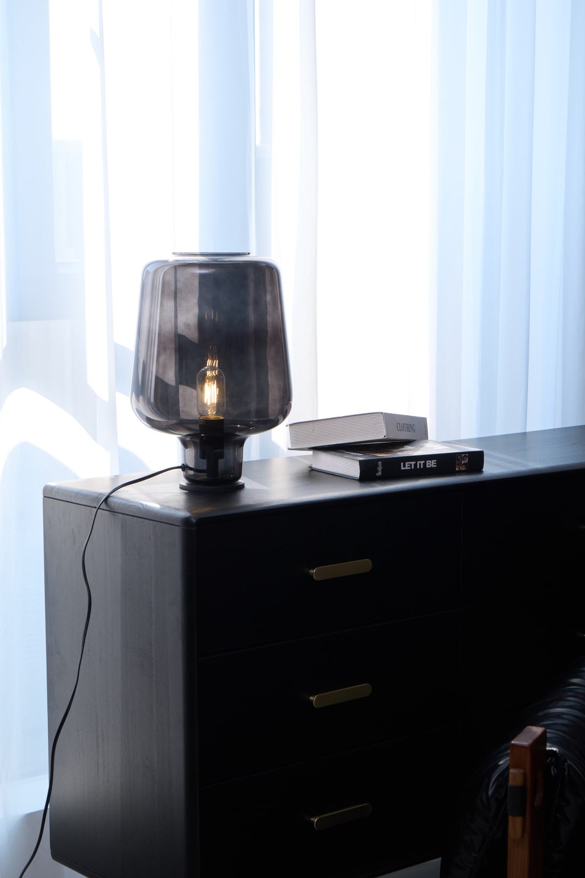 Eanlari nowoczesna lampa stołowa ze szkła