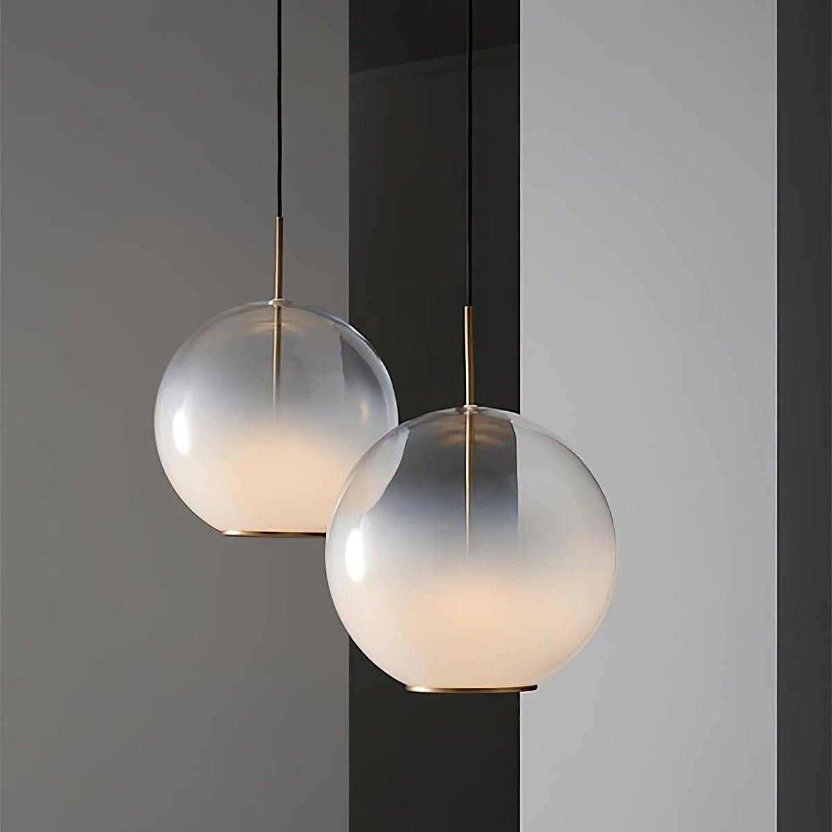 Lampa wisząca Celelaine ze szkła gradientowego w kolorze dymno-szarym do salonu