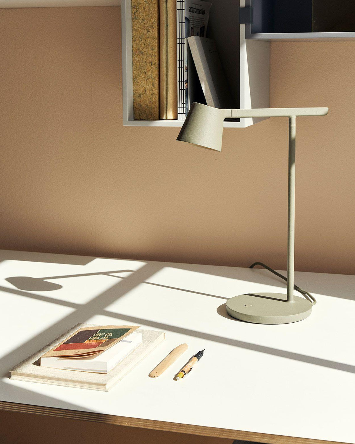 Caelthorne Core lampa stołowa