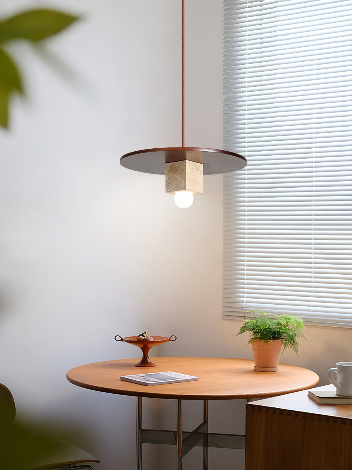 Sarix geometryczna lampa wisząca ze szkła i travertynu