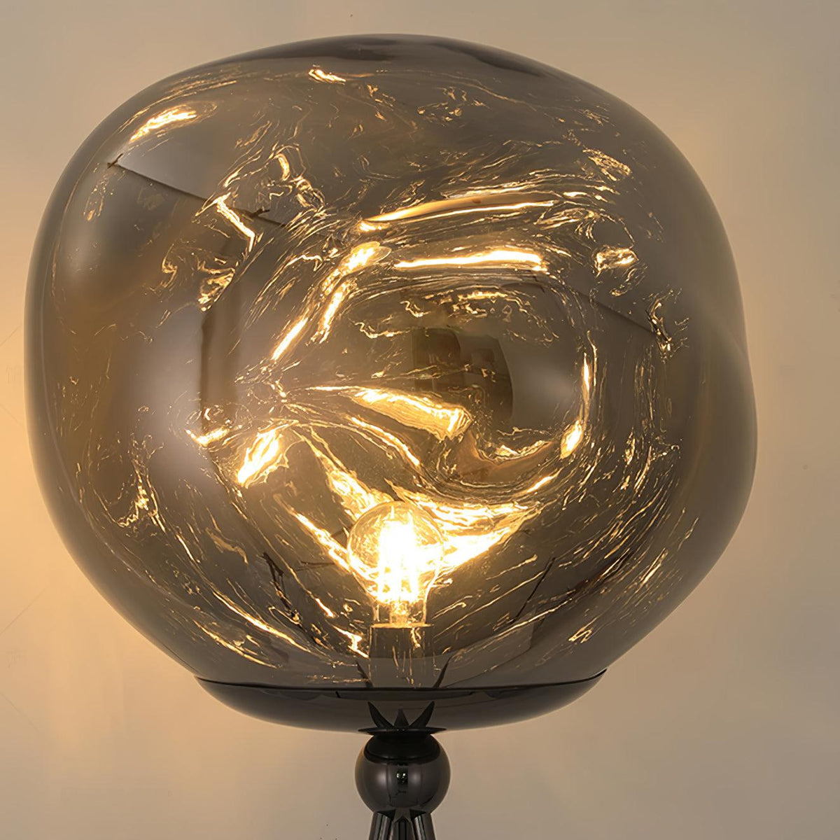 Renanira lampa stojąca