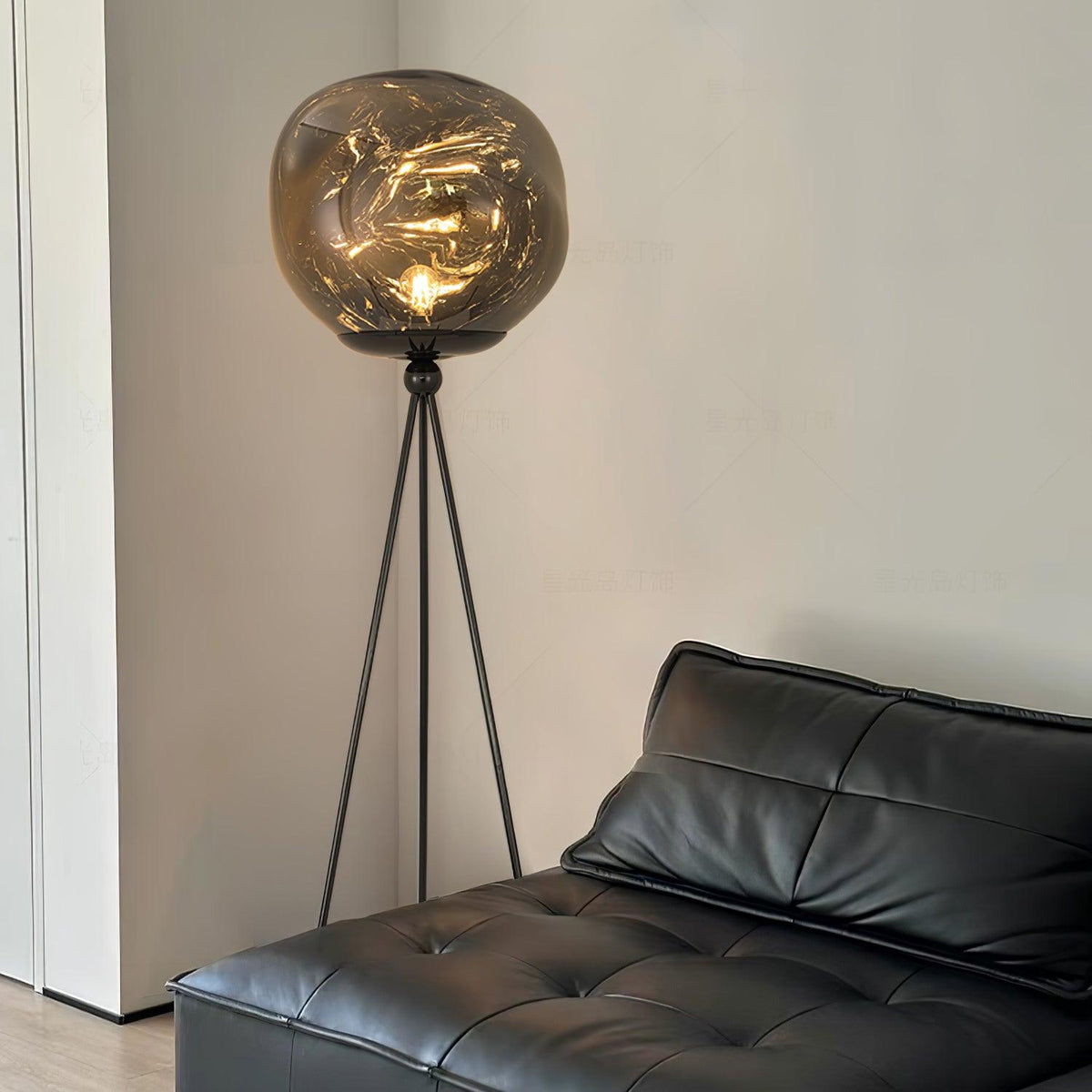 Renanira lampa stojąca