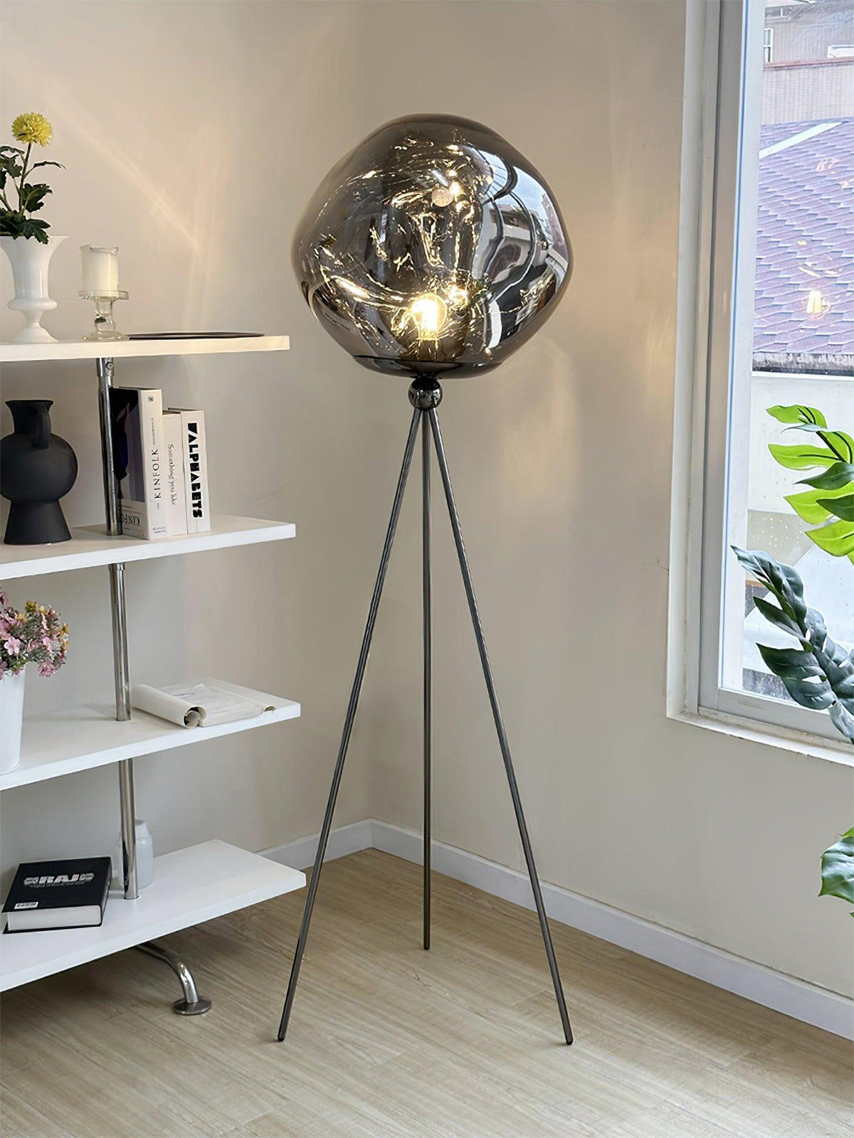 Renanira lampa stojąca