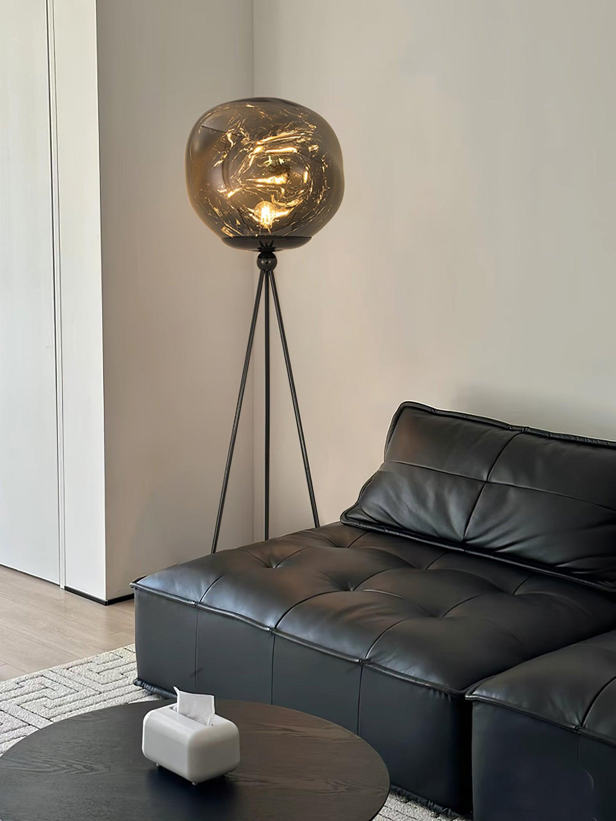 Renanira lampa stojąca