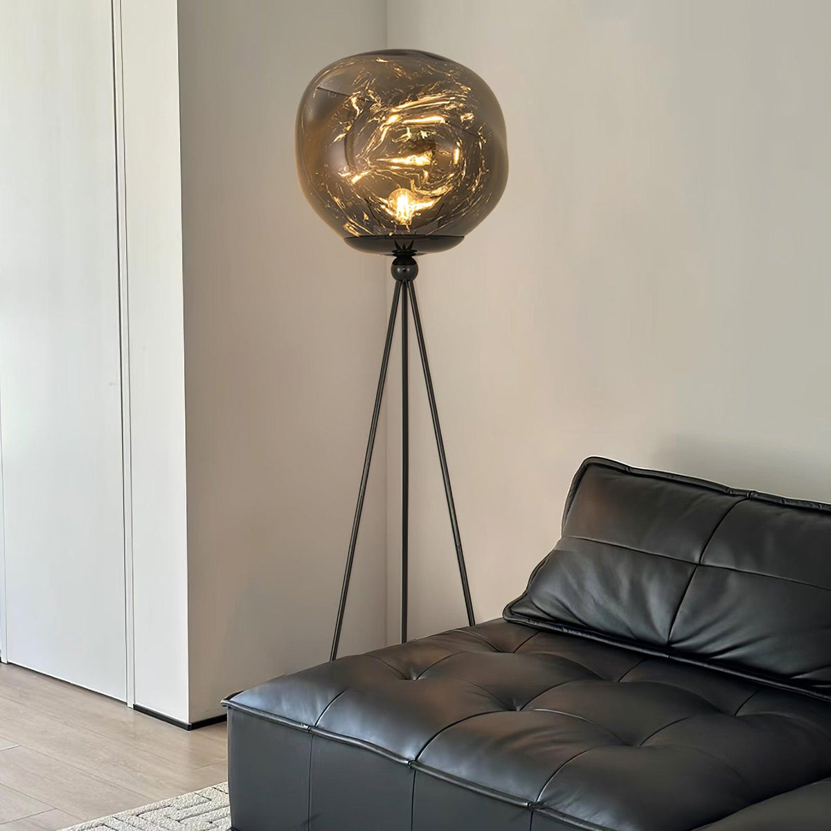 Renanira lampa stojąca
