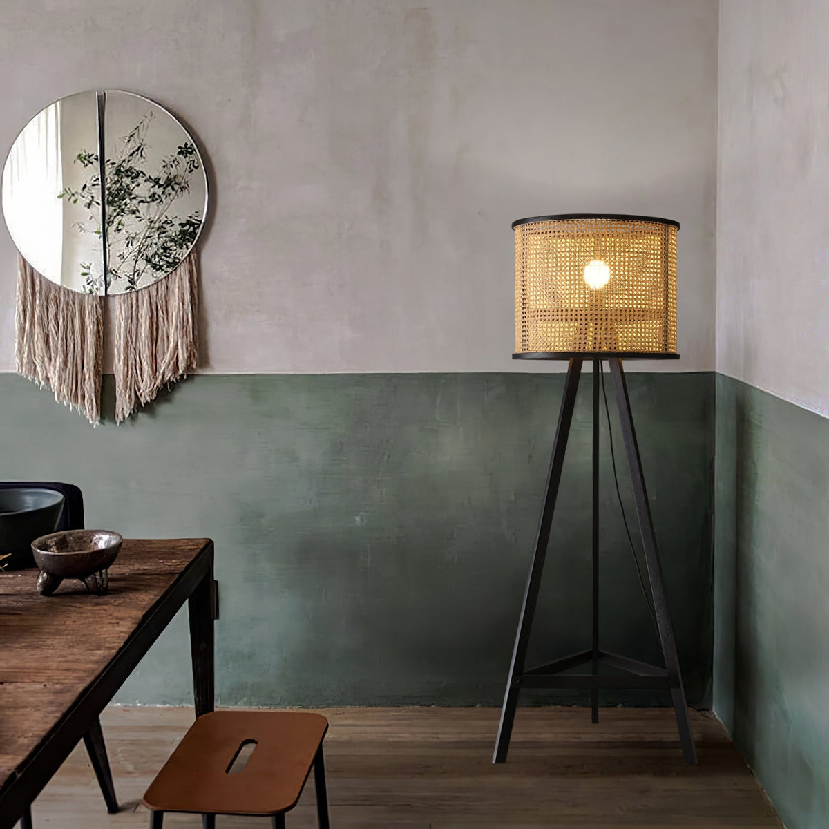 Olsolyra lampa stojąca trójnóg z plecionki rattan