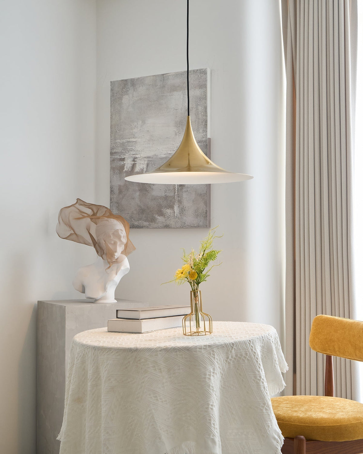 Viro lampa wisząca Viro o smukłej szyi i szerokim rozszerzeniu, nowoczesny żyrandol do jadalni