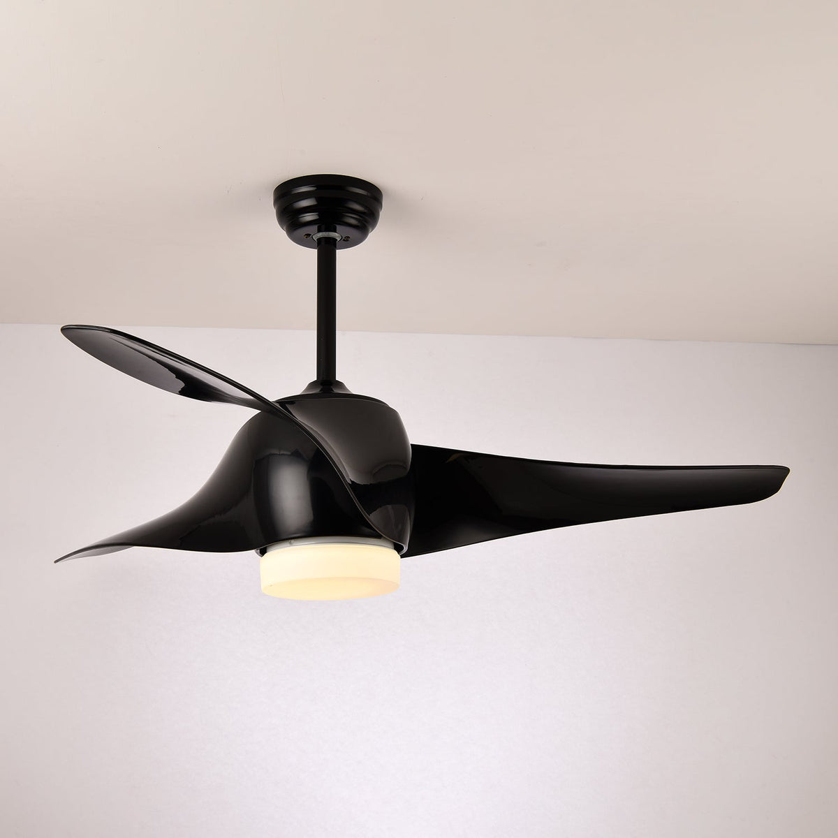 Cirivella lampa sufitowa z wentylatorem