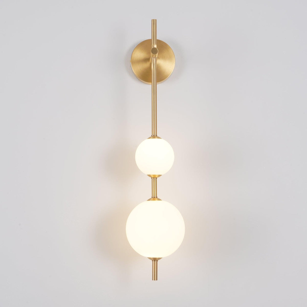 Cerin kulista lampa ścienna