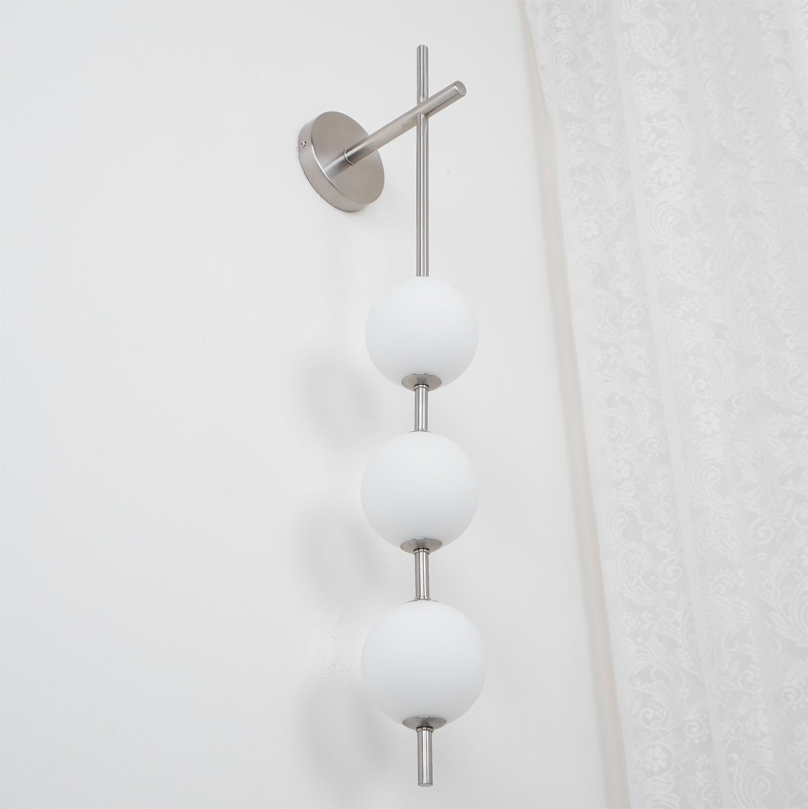 Cerin kulista lampa ścienna