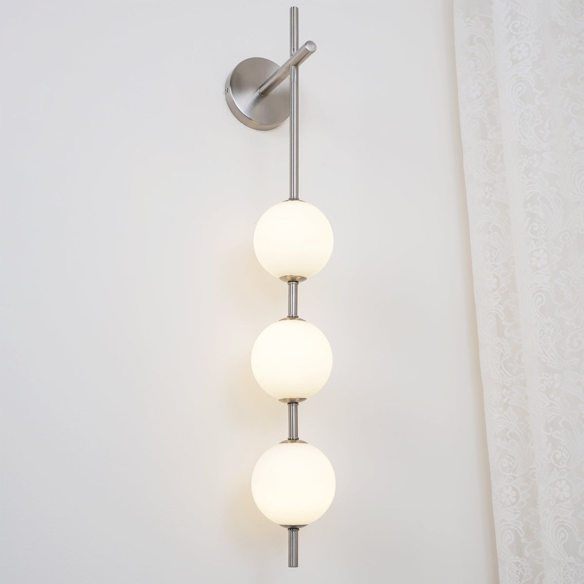 Cerin kulista lampa ścienna