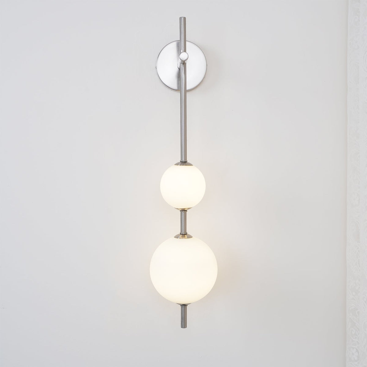 Cerin kulista lampa ścienna