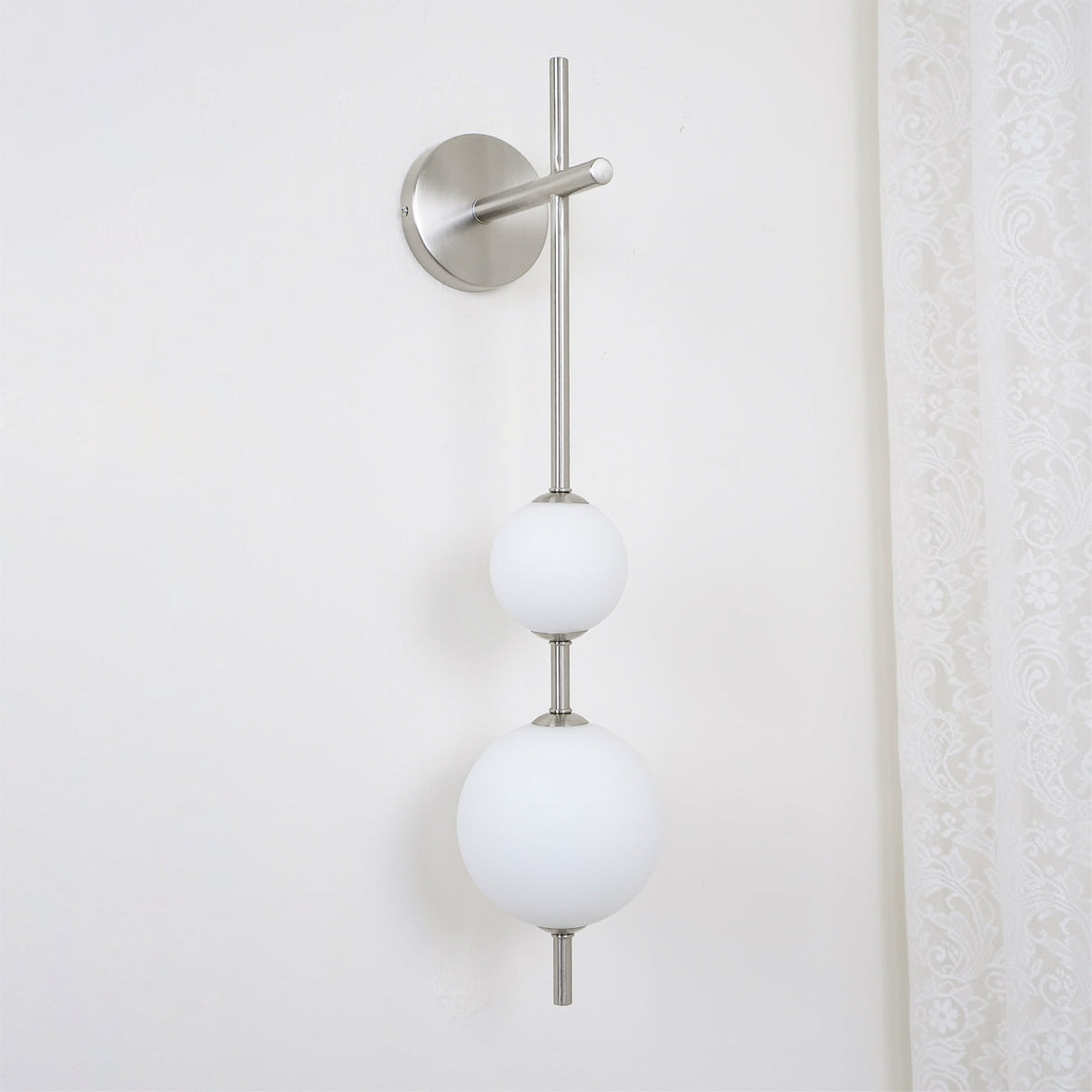 Cerin kulista lampa ścienna