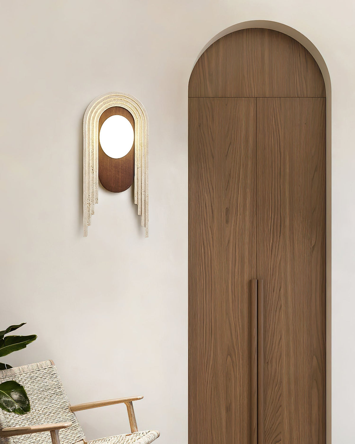Uloryra kinkiet w ramie architektonicznej z tawerninem