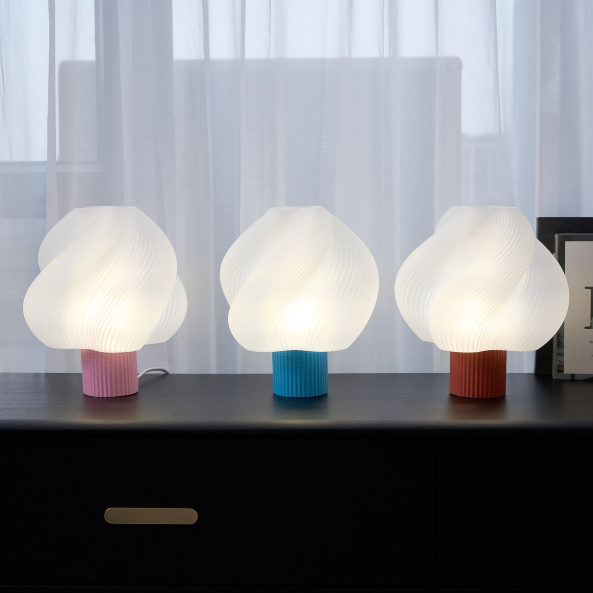 Buffy nowoczesna lampa stołowa z tworzywa sztucznego