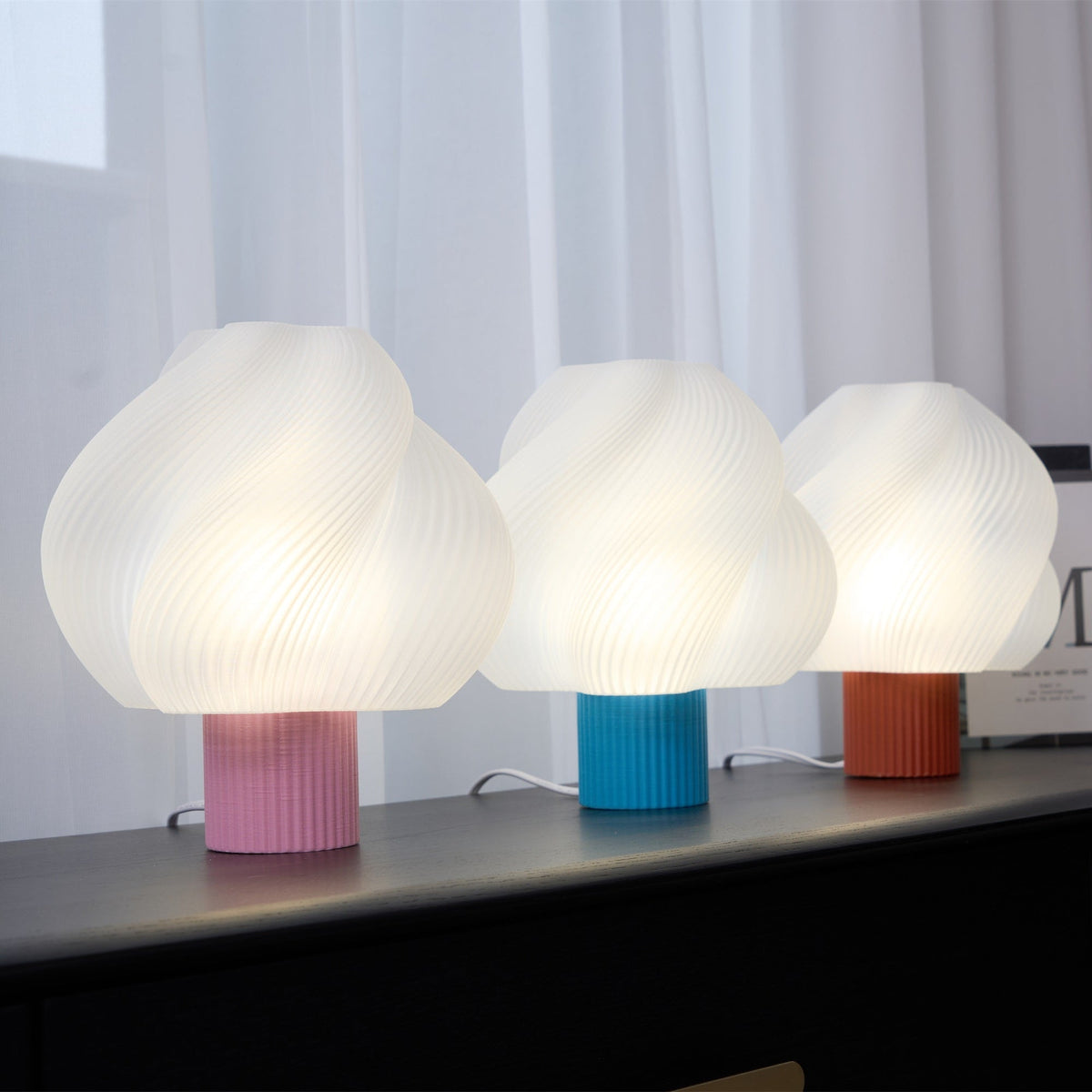 Buffy nowoczesna lampa stołowa z tworzywa sztucznego