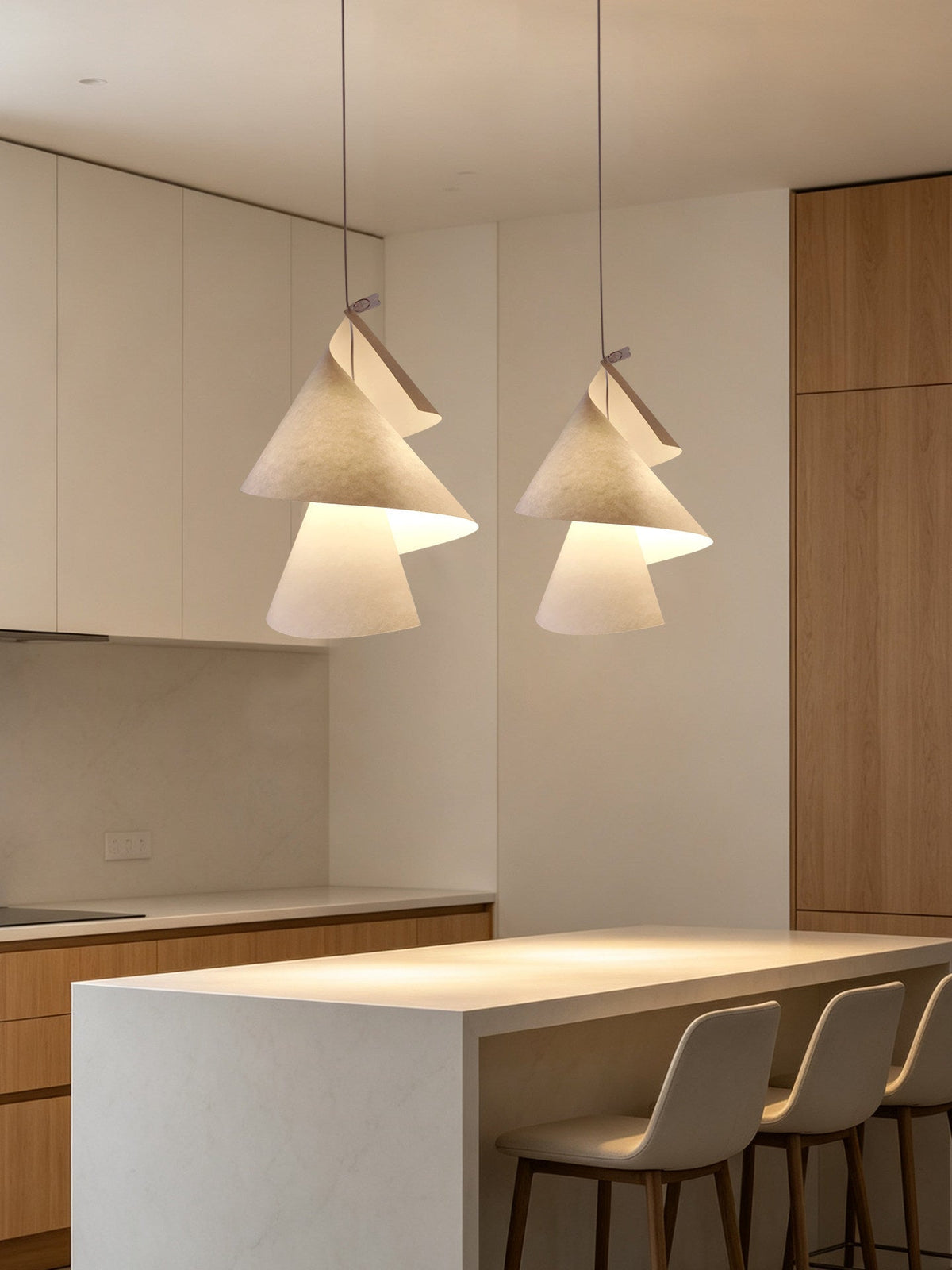 Southvale4 Lampa wisząca z papierowym kloszem stożkowym