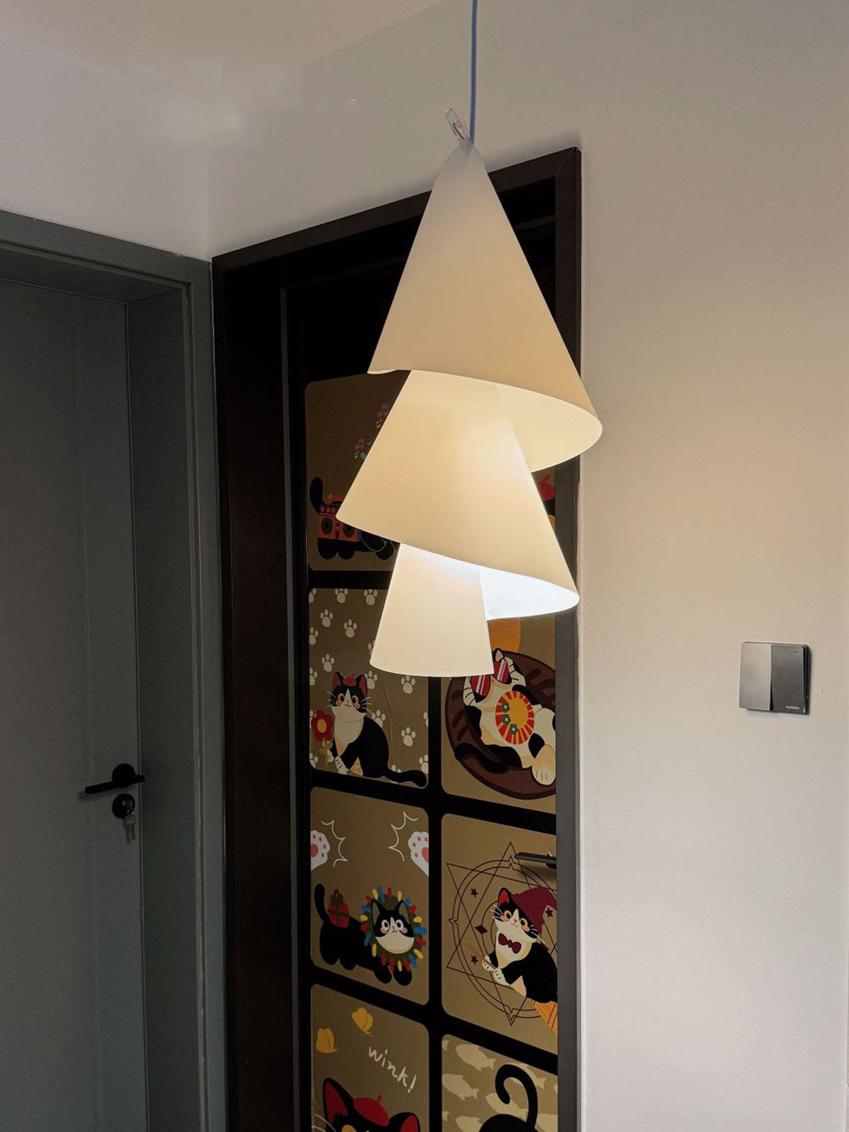 Southvale4 Lampa wisząca z papierowym kloszem stożkowym