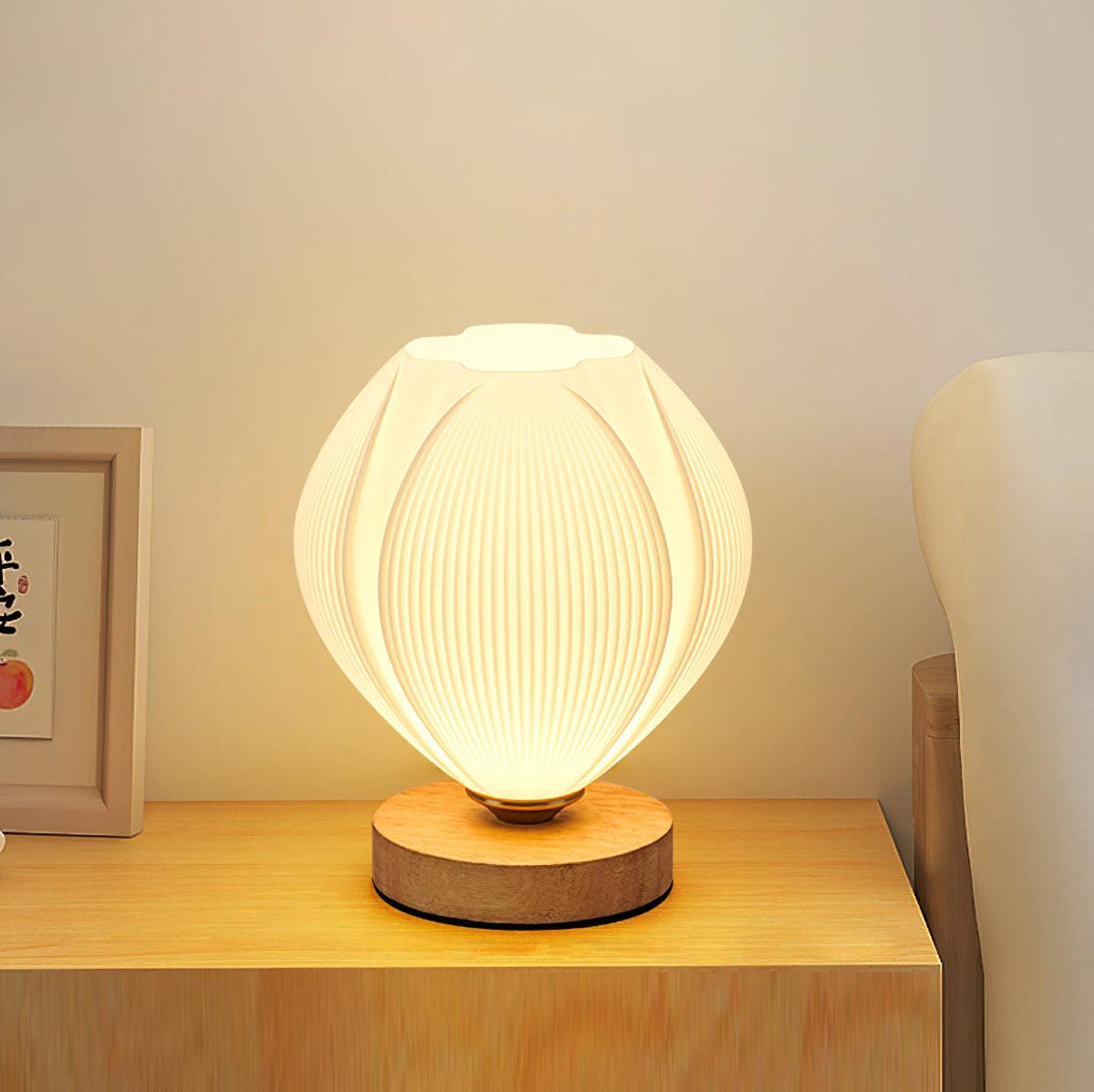 Viraaena lampa stołowa